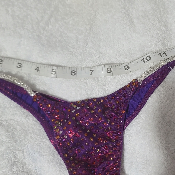 Competition Bikini - Picture 6 of 11